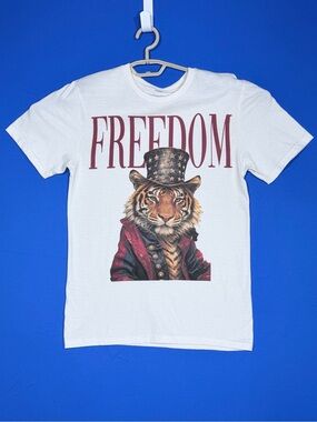 🐅 Keep It Gypsy Freedom Tiger Graphic Tee Small 100% Cotton